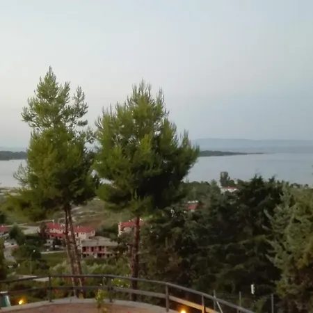 度假居 & Blue House In Halkidiki In